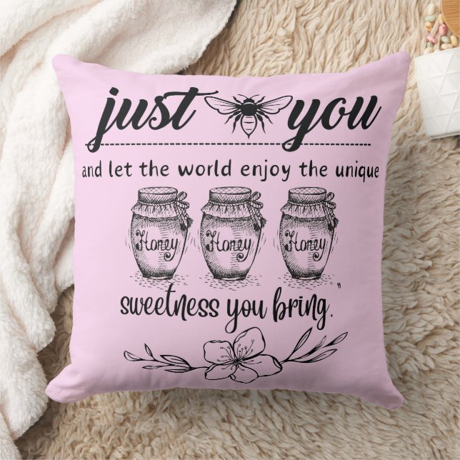 Var du och låt världen njuta av din söta tendens. kudde (Filt)