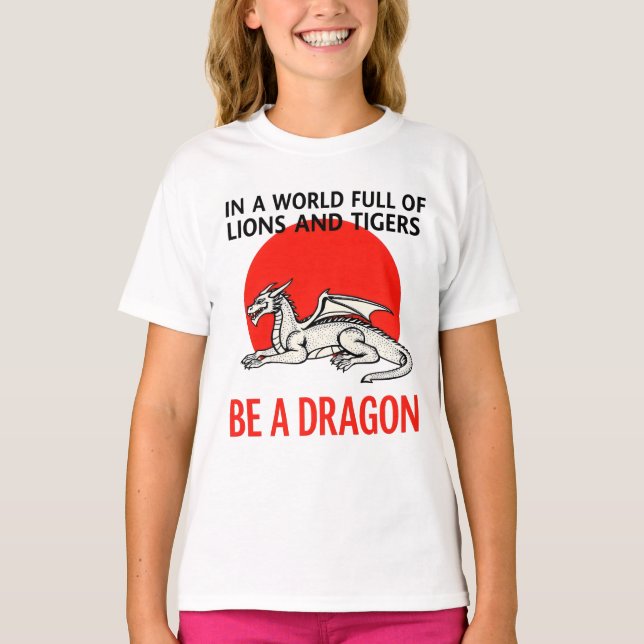 Var en drake - Unik Fantasy-design T Shirt (Framsida)