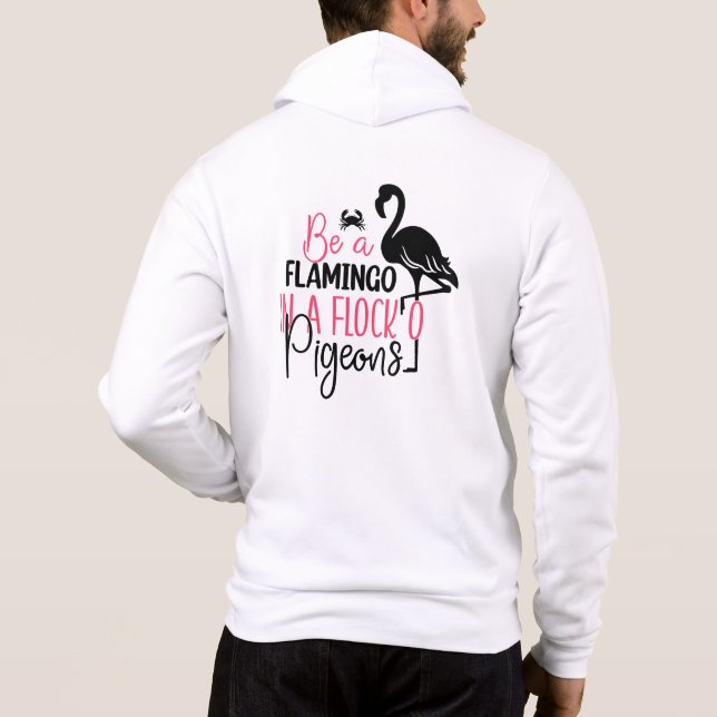 Var en flamingo i en flock duvor t shirt (Baksida)