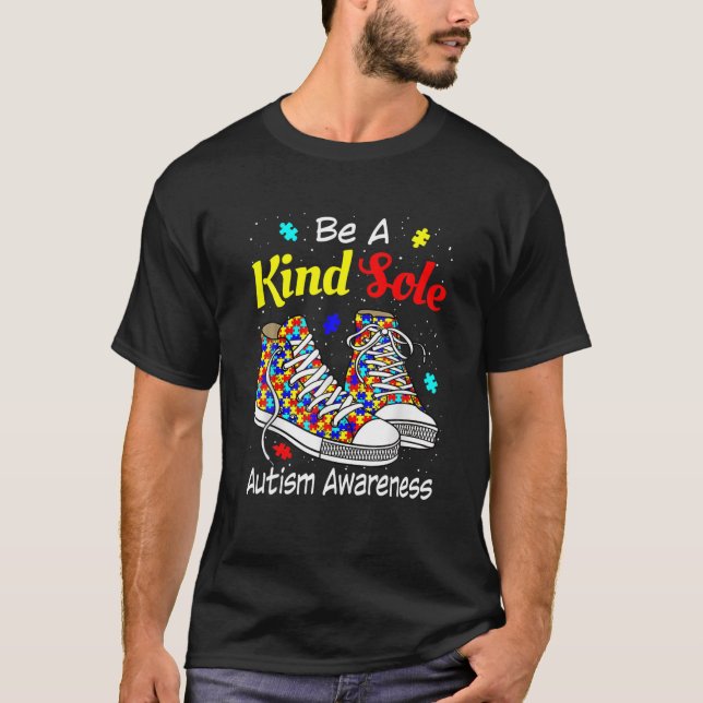 Var en slags Autism Awareness Puzzle Shoes är Ki T Shirt (Framsida)