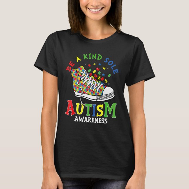 Var En Snäll Ensam Regnbåge Trendig Pusselsko Auti T Shirt (Framsida)