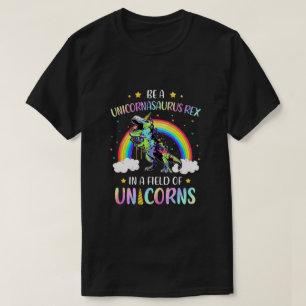 Var en Unicornasaurus Rex i Fält på Unicorns kli T Shirt