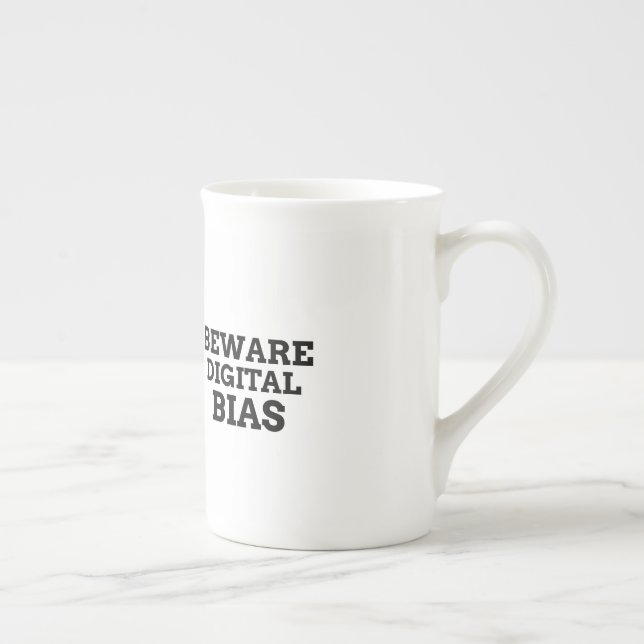 Var försiktig med digital bias benporslin mugg (Höger)