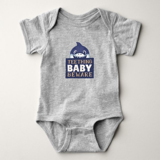 Var försiktig med Teething Baby Shark T Shirt (Framsida)
