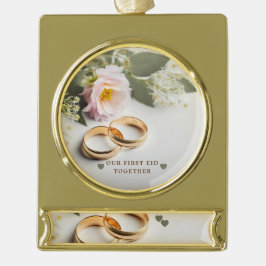 Vår första Eid tillsammans med banderollen Guldfärgad Julgransprydnad