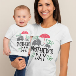 Vår första elefant och paraply på mors dag t shirt