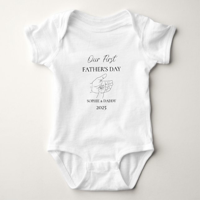 Vår första Far-dag | Baby Namn, pappa och år T Shirt (Framsida)