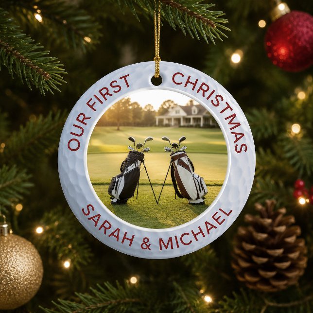Vår första jul golfpar sovgodsprydnad julgransprydnad keramik (Celebrate your first Christmas together with a keepsake for a couple who loves golf. Add your photo)
