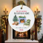 Vår första jul i ny vattenfärg i hemmet julgransprydnad keramik<br><div class="desc">Den här designen skapades genom digital grafik. Den kan vara personlig i det område som tillhandahålls eller anpassas genom att fotot ändras eller genom att du lägger till en egen ord. Kontakta mig på colorflowcreations@gmail.com om du vill ha den här designen på en annan produkt. Köp min ursprungliga abstrakt akrylmålning...</div>