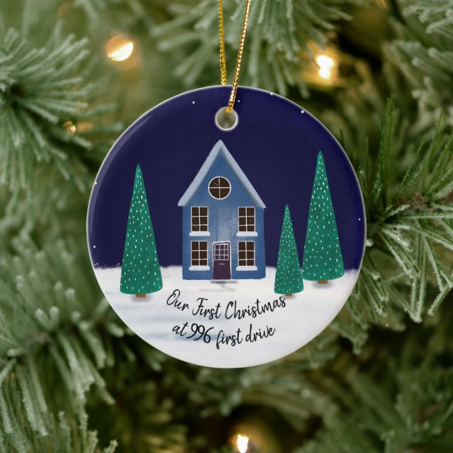 Vår första jul i vår nya husgata julgransprydnad keramik (Träd)