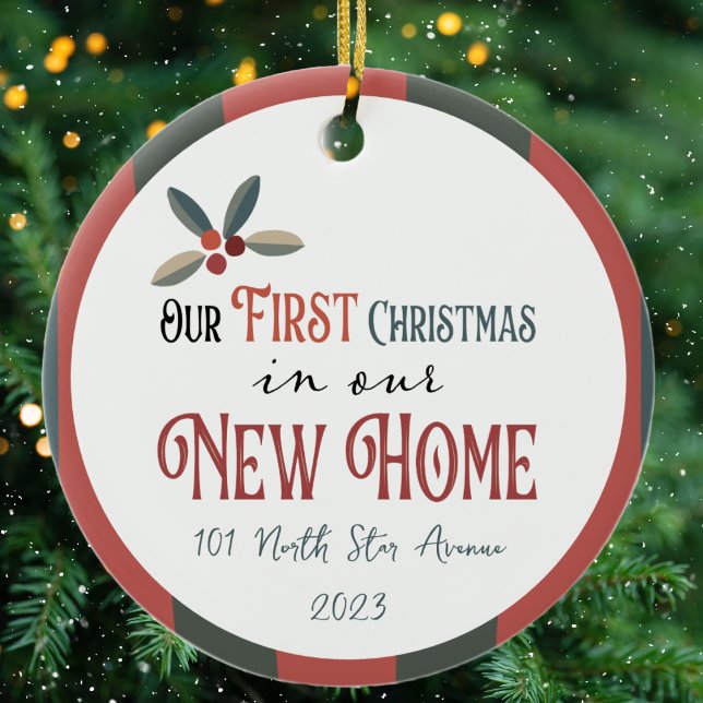 Vår första jul i vårt nya hem julgransprydnad keramik (Celebrate the joy and excitement of your first Christmas in your new home with our personalized orna)