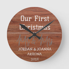 Vår första jul, Mr. och Mrs. Newlyed wood Rund Klocka