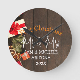 Vår första jul, Mr. och Mrs. Newlyed wood Rund Klocka