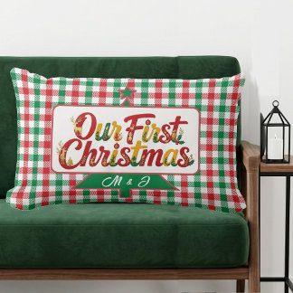 Vår första jul röda gröna rutmönster monogram lumbarkudde