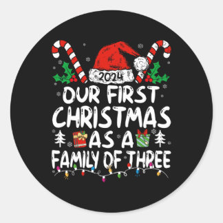 Vår första jul som en familj med tre 2024 nya runt klistermärke