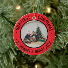 Vår första jul som föräldrar familjefoto julgransprydnad keramik