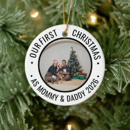 Vår första jul som föräldrar Familjefoto Julgransprydnad Keramik