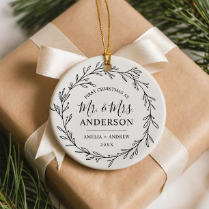 Vår första jul som herr och fru Blommig krans Julgransprydnad Keramik