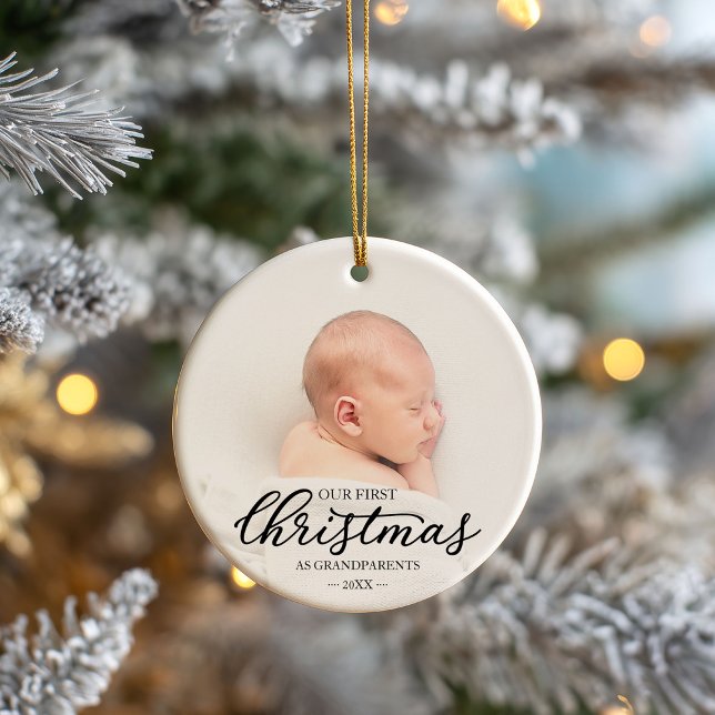 Vår första jul som morföräldrar, svart skript julgransprydnad keramik (Skapare uppladdad)