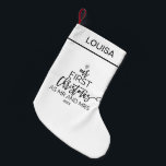 Vår första jul som Mr & Mrs Personlig Namn Liten Julstrumpa<br><div class="desc">"Vår första julklapp som mr och mrs personlig namn christmas är perfektens romantiska helgdag och keepsaké. Utformningen har en diamant ring och ord "vår första julklapp som mr och Mrs" med året som alla arrangerade att se ut som en julgran. Anpassa lagret med ditt namn.</div>