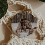 Vår första jul som Mr. och fru Ornament<br><div class="desc">Med den här nyskapade ornamenten kan du ladda upp ett eget speciellt foto. Med ett vackert calligraphy-teckensnitt   serif front,  är det här moderna,  nya ornament perfekten som tillägg till träd!</div>