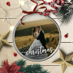 Vår första jul som Mr. och Mrs. Simple Elegant Julgransprydnad Metall<br><div class="desc">Vår första jul som Mr och Ornament</div>