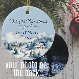 Vår första jul som partners Foto Vinterscen Julgransprydnad Keramik
