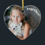 Vår första jul tillsammans med foto julgransprydnad keramik<br><div class="desc">Hjärtformade fotodekoration är en underbar keepy av ditt första julhus tillsammans. Oavsett om du är utökade familjer enade eller har ett nytt husdjur är det underbart att minnas din första jul tillsammans. Överför ett favoritfoto till framsidan, som har en handskriven textövertäckning som säger "tillsammans" i vit modern typografi. Baksidan av...</div>