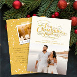 Vår första jul tillsammans med Golden Script Photo Julkort<br><div class="desc">"Vår mycket goda julstämning tillsammans" Kalligrafi - Romantiskt skript Foto Helgdag Bröllop annoncement / Mr & Mrs First jul Greeting Card. Kortets baksida innehåller en ögonblicksbild av paret, ett helgdag-meddelande från anpassadet, en solid färg-bakgrund med vita snö punkter mönster. Basbakgrunden kan ändras till valfri färg. Designade/ursprungliga teckningar efter tjock*fa*tin*i. Enkel...</div>
