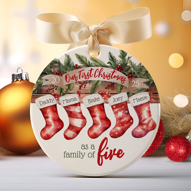 Vår första julfamilj med 5 Anpassningsbars lager Julgransprydnad Keramik (Cute personalized name stockings our first Christmas as a family of five, year, baby's 1st ornament)