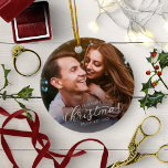 Vår första julklapp med Silver Foil Julgransprydnad Keramik<br><div class="desc">Vår första julklapp med Silver Foil Script Ceramic Ornament</div>