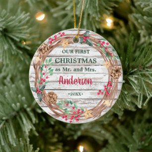 Vår första julkranssäck, vita träbär julgransprydnad keramik