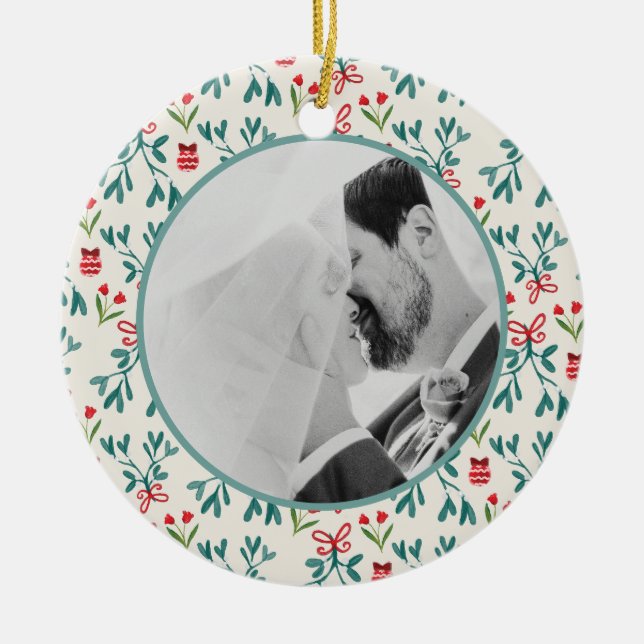 Vår första jultomte med handmålad Mistletoe Julgransprydnad Keramik (Framsidan)