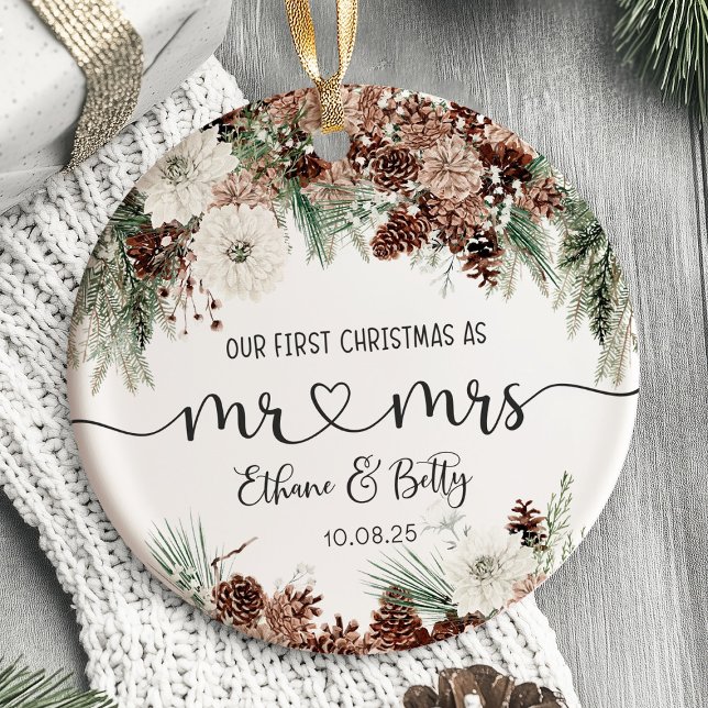 Vår första jultomte präglad av prydnad julgransprydnad keramik (Our First Christmas Married Ornament)