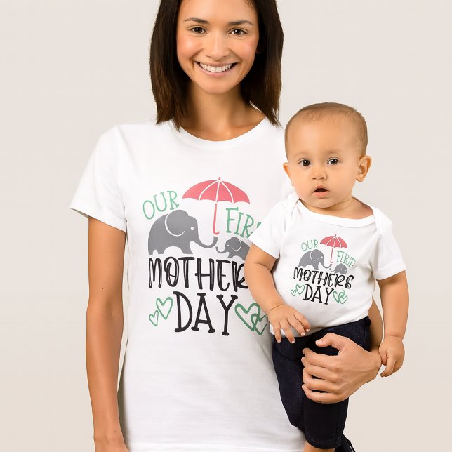 Vår första mors dag Elefant & Paraply T Shirt (Skapare uppladdad)