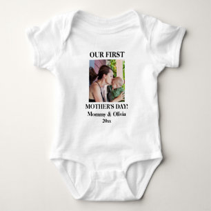 Vår första Mors dag, Personlig Photo & Namn T Shirt