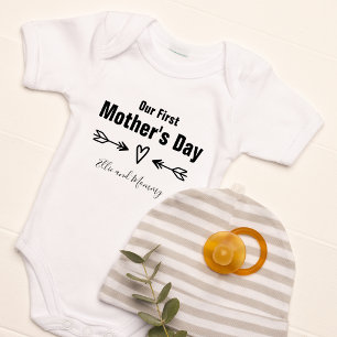 Vår första mors dag Personlig T Shirt