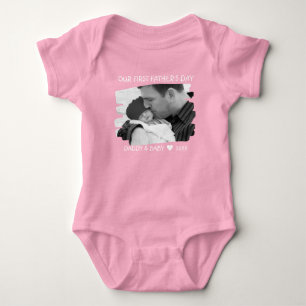 Vår första nya Fars dag-pappa och Baby-fotoRosa T Shirt