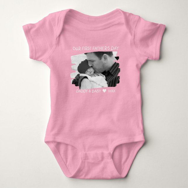 Vår första nya Fars dag-pappa och Baby-fotoRosa T Shirt (Framsida)