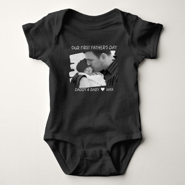 Vår första nya Fars dag-pappa och Baby-fotosvart T Shirt (Framsida)