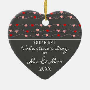 Vår första Valentines day som Modern Hearts Julgransprydnad Keramik