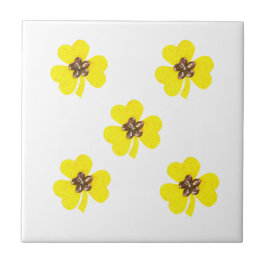 Vår gult, lätt gult klöver för köket kakelplatta