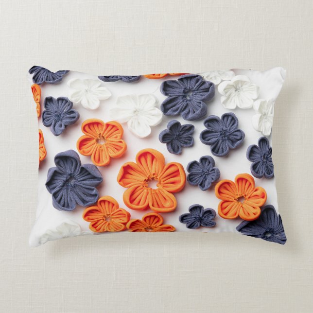 Vår handgjorda sadelblommor orange blå prydnadskudde (Framsidan)
