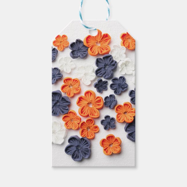 Vår handgjorda sydda tygblommor orange blå  presentetikett (Framsidan)