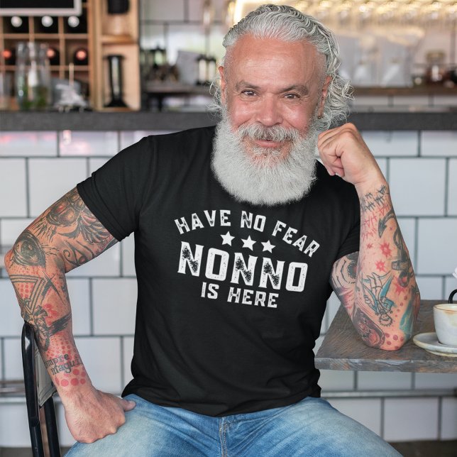Var inte rädd för att du är här? t shirt (Have No Fear Nonno Is Here Funny Italian Grandpa T-Shirt
)