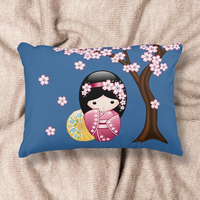 Vår Kokeshi-docka - Söt japansk geishaflicka Prydnadskudde (Skapare uppladdad)