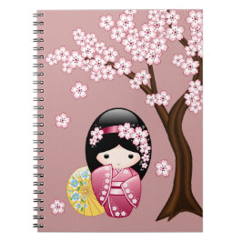 Vår Kokeshi Doll - Cute Japansk Geisha på Rosan Anteckningsbok Med Spiral