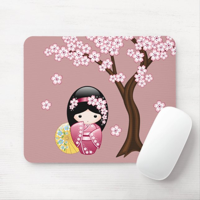 Vår Kokeshi Doll - Cute Japansk Geisha på Rosan Musmatta (Med mus)