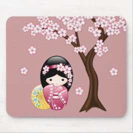 Vår Kokeshi Doll - Cute Japansk Geisha på Rosan Musmatta