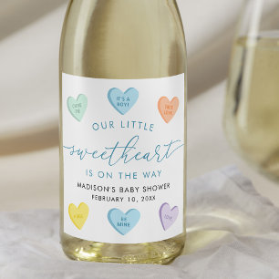 Vår lilla älskling Godis hjärtan Baby Shower Vinflaska Etikett